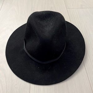 Felt black wide rimmed hat